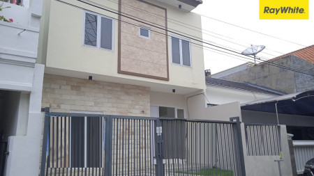 Rumah 2 lt Dijual di Simpang Darmo Permai Selatan, Surabaya