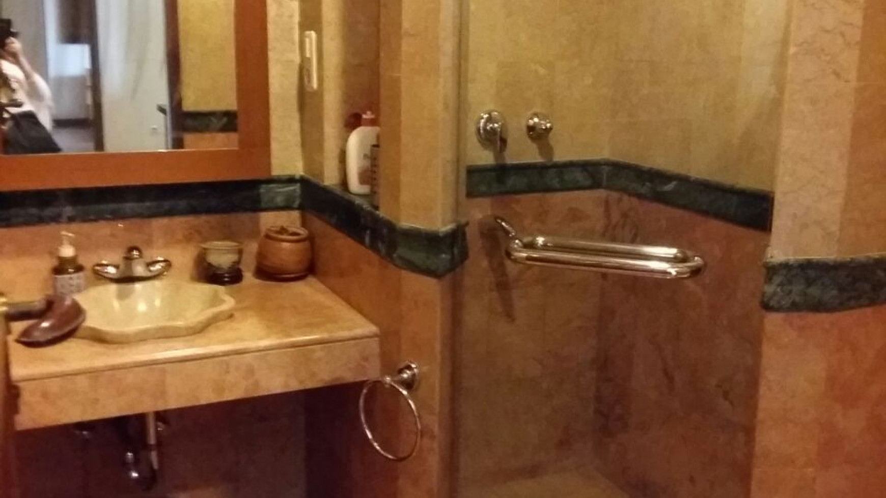 Rumah minimalis nuansa jawa,asri di Rempoa Tangerang Selatan