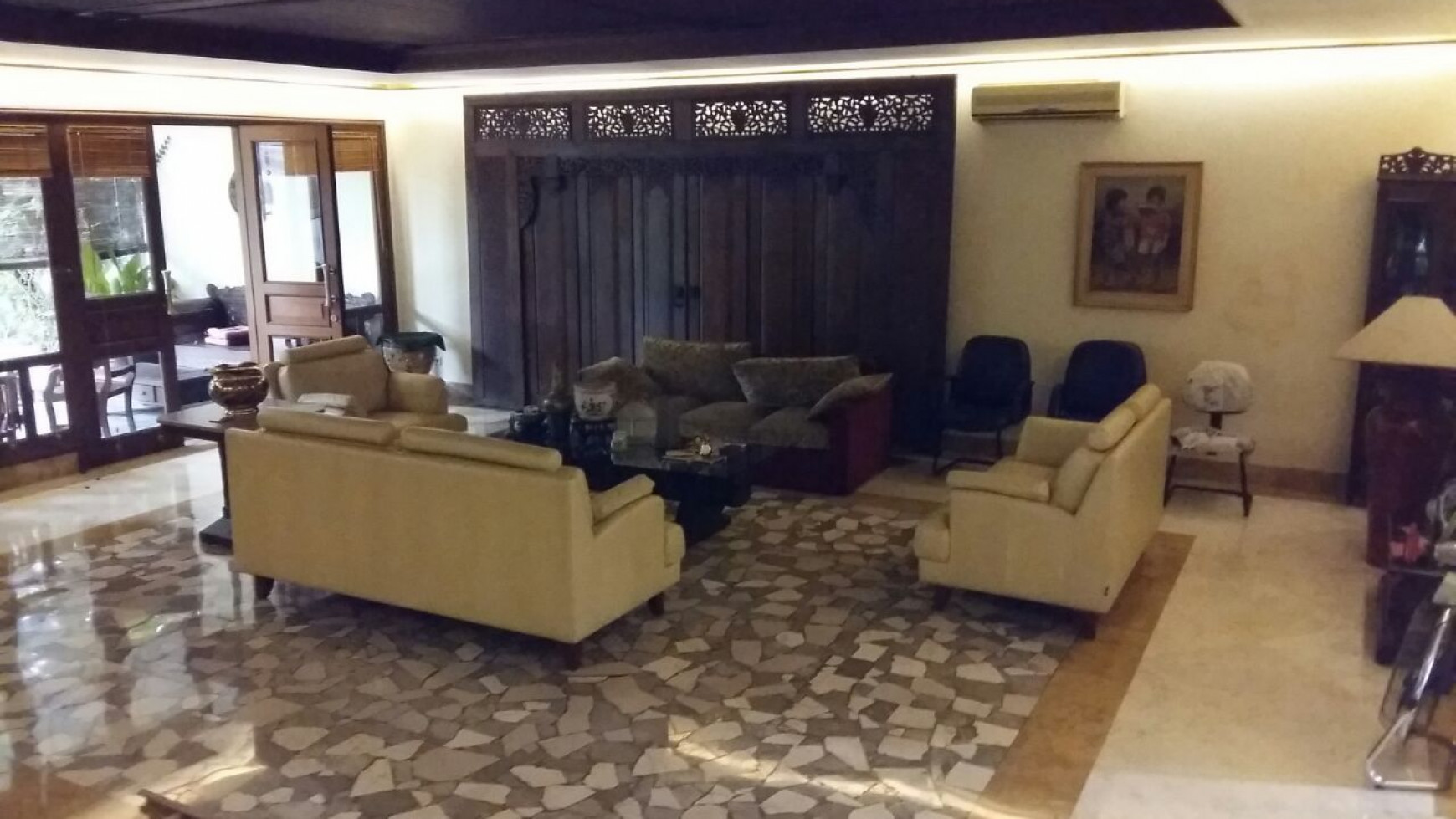 Rumah minimalis nuansa jawa,asri di Rempoa Tangerang Selatan