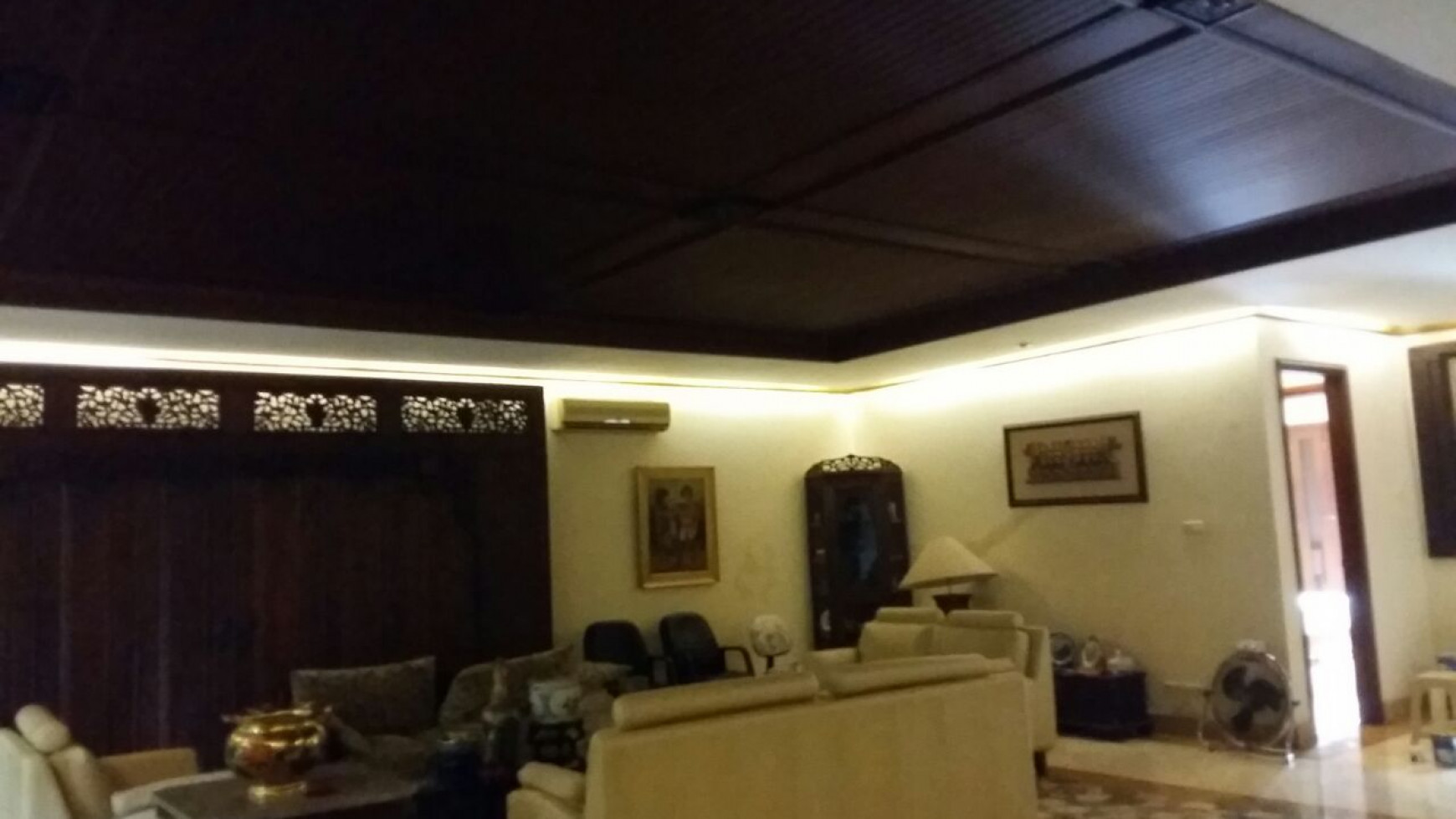 Rumah minimalis nuansa jawa,asri di Rempoa Tangerang Selatan