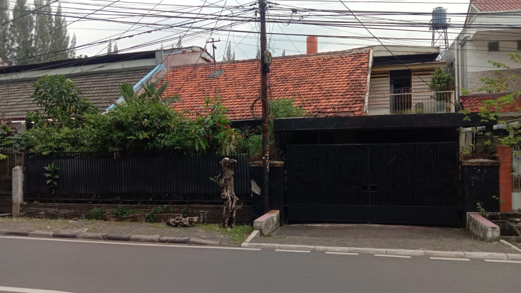 Rumah nyaman siap huni di Jakarta Pusat.