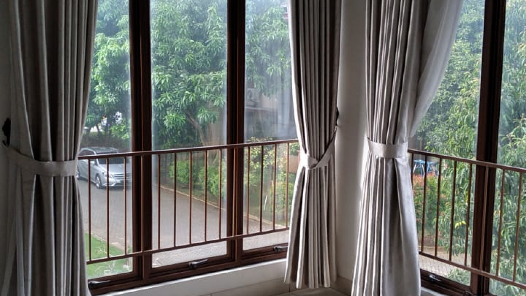 Rumah Keren Lingkungan Cluster Dekat Pusat Bisnis Diarea Graha Bintaro (Fortune) .