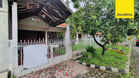 Rumah 2 lantai di Darmo Baru Barat, Surabaya