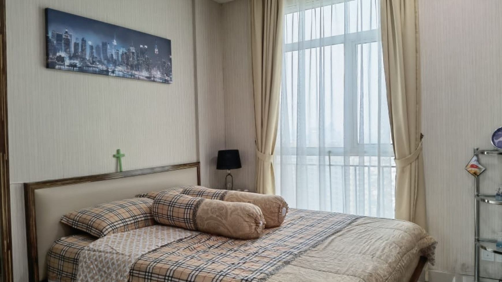 Apartement Central Park furnish Mewah .lantai tinggi.