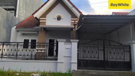 Rumah di Perum Delta Sari, Waru, Sidoarjo