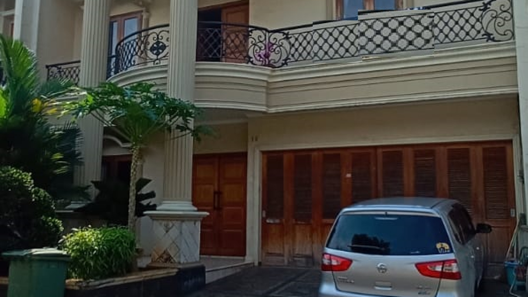 Rumah mewah, bagus, cantik dan Asri siap huni.