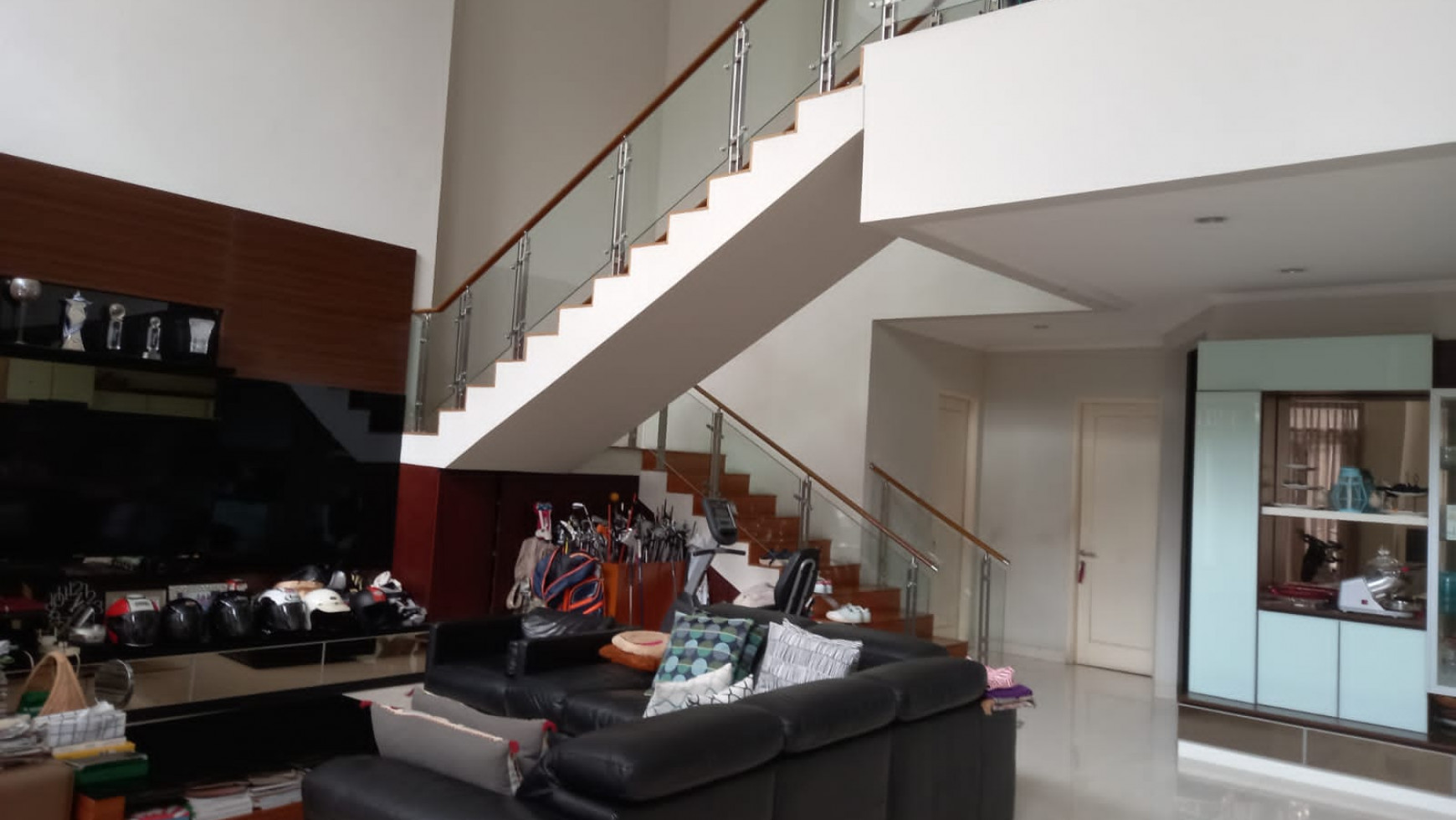 For sale rumah minimalist siap huni area ampera dengan kolam renang dekat cbd simatupang