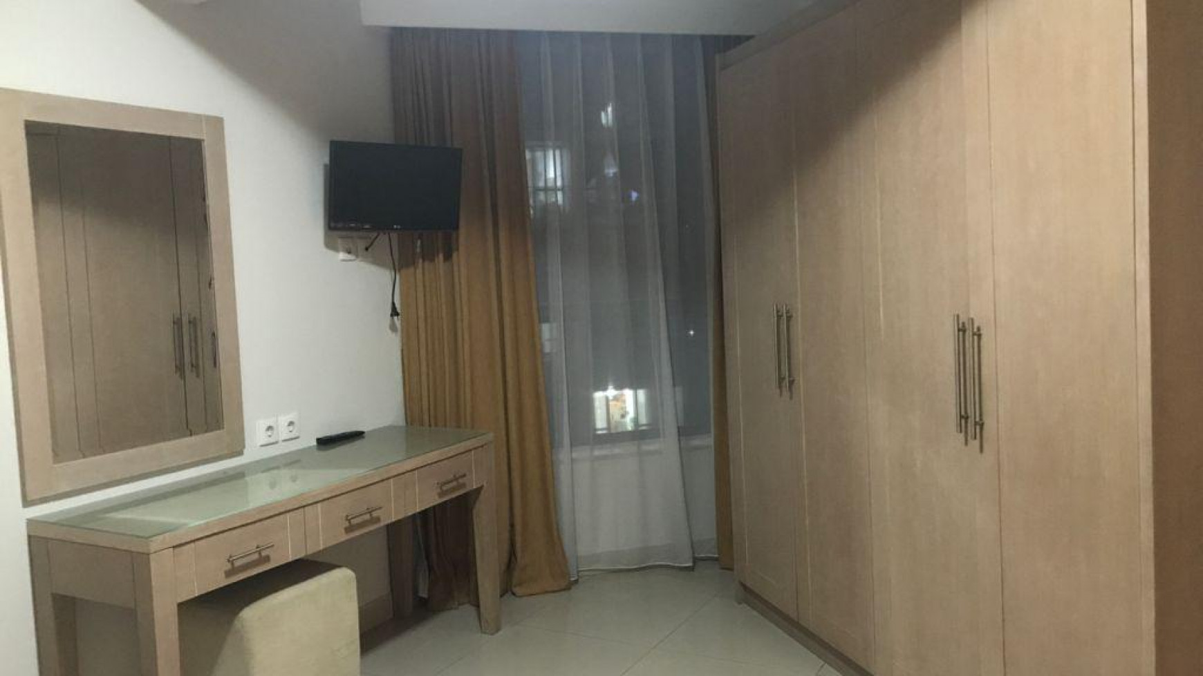 For sale rumah minimalist siap huni area ampera dengan kolam renang dekat cbd simatupang