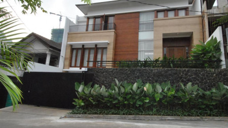 Dijual Rumah bagus siap huni area kebayoran baru dekat pakubuwono dan senayan