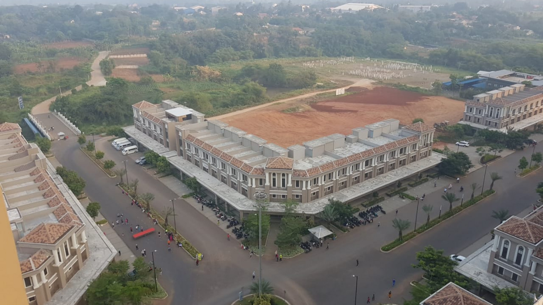 Di sewakan apartemen podomoro golf view