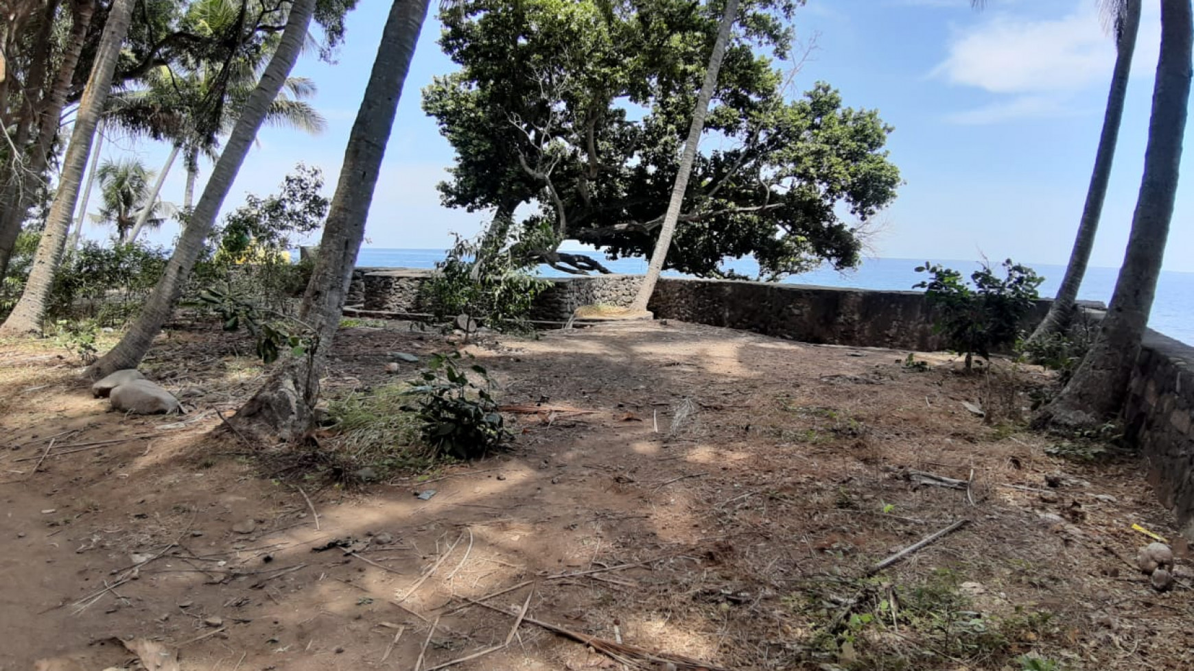 Beachfront Land For Sale in Tejakula