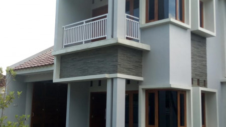 Rumah Minimalis 6 Kamar Tidur Di Daerah Gamping Sleman