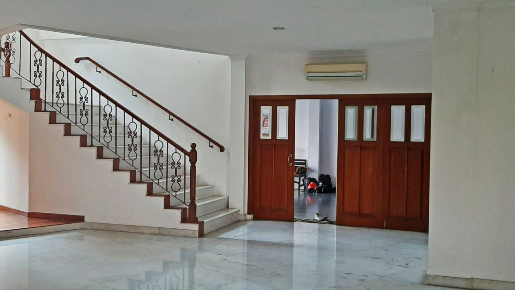 RUMAH BESAR HITUNG TANAH - JALAN LAPANG - PONDOK INDAH 