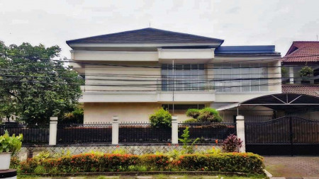 RUMAH BAGUS-JALAN LEBAR TENANG DAN ASRI-PONDOK INDAH