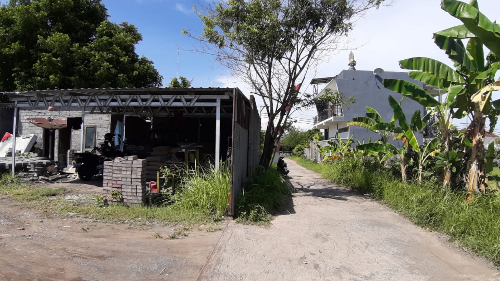 400 Square Meters Land For Sale!