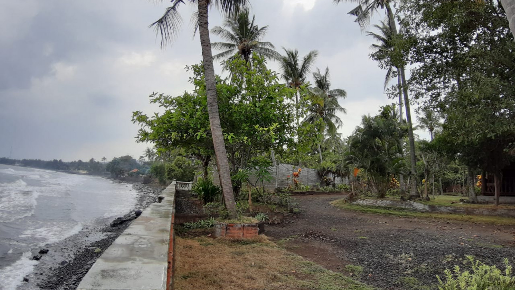 Beachfront Land at Kubutambahan