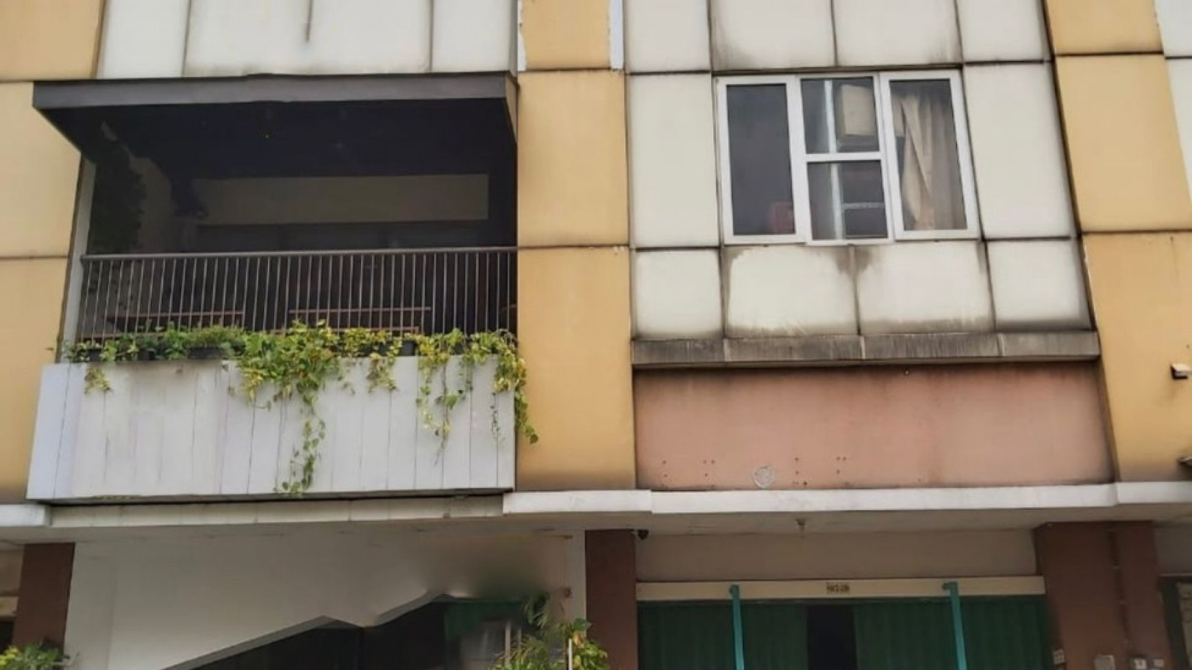 Dijual Ruko Strategis Di Ruko Golden Boulevard , BSD Tangerang Selatan