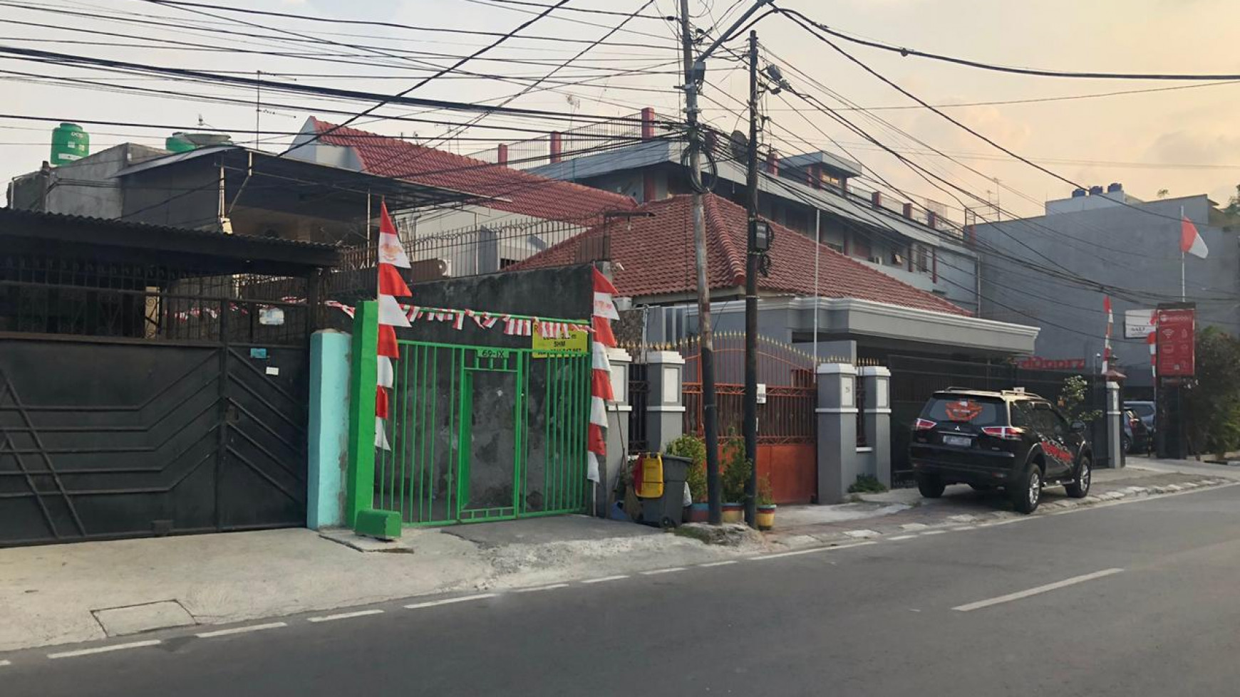 DIJUAL RUMAH SALEMBA JAKPUS (SAMPING HOTEL SALEMBA INDAH) COCOK UNTUK KOS DAN BISNIS