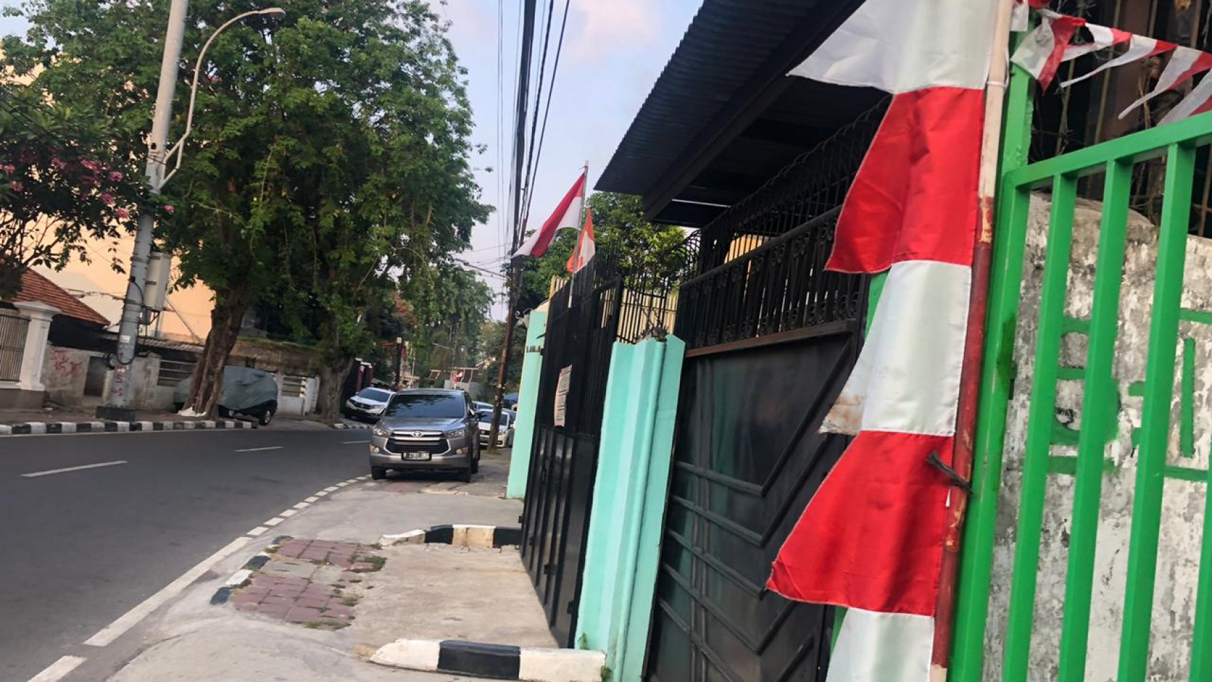 DIJUAL RUMAH SALEMBA JAKPUS (SAMPING HOTEL SALEMBA INDAH) COCOK UNTUK KOS DAN BISNIS