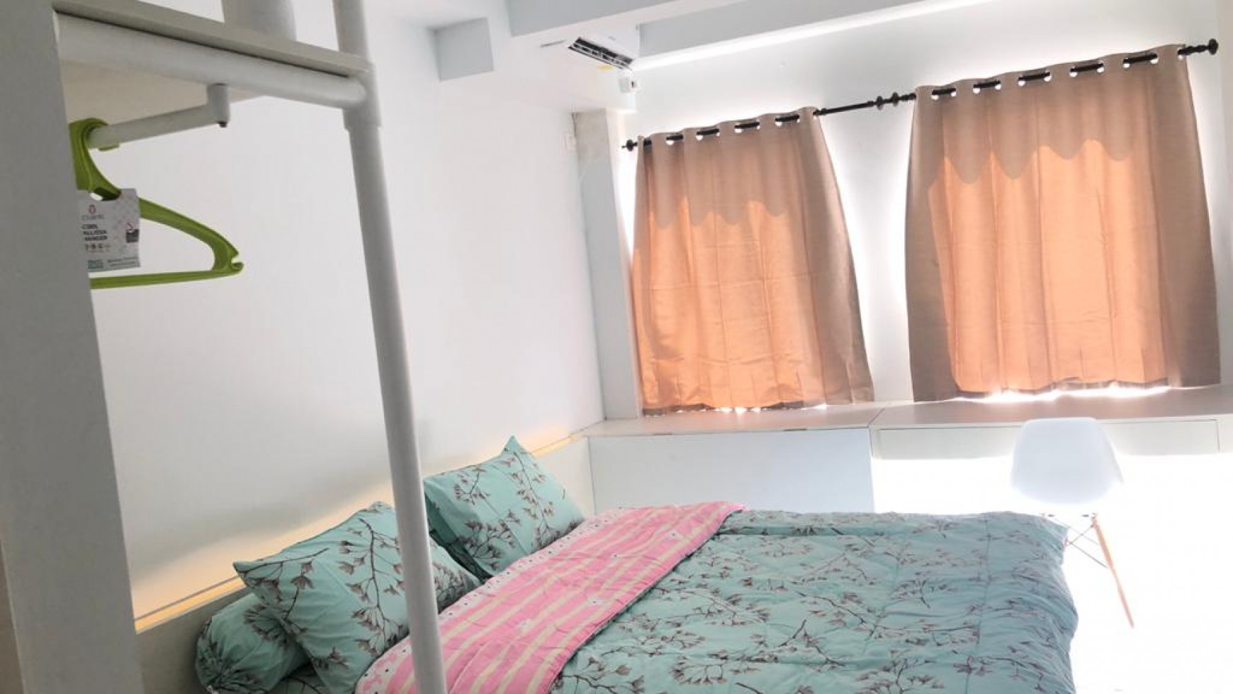 DISEWAKAN APARTEMEN STUDIO PATRALAND URBANO BEKASI SEBELAH STASIUN KRL BEKASI KOTA