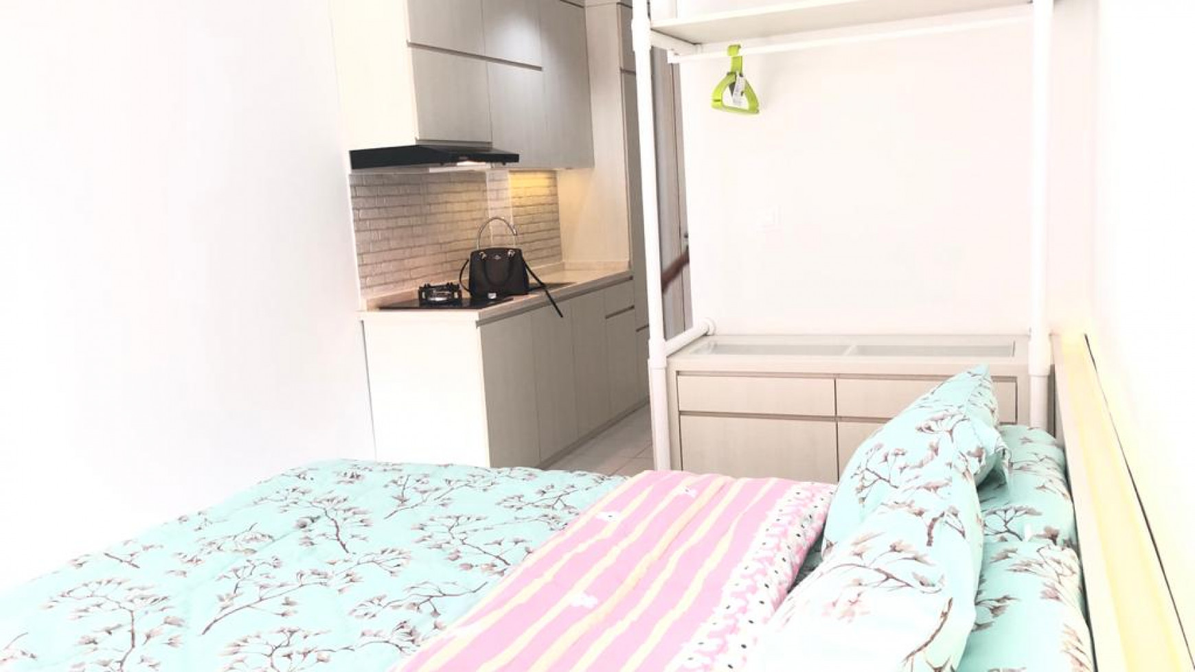 DIJUAL APARTEMEN STUDIO PATRALAND URBANO BEKASI SEBELAH STASIUN KRL BEKASI KOTA