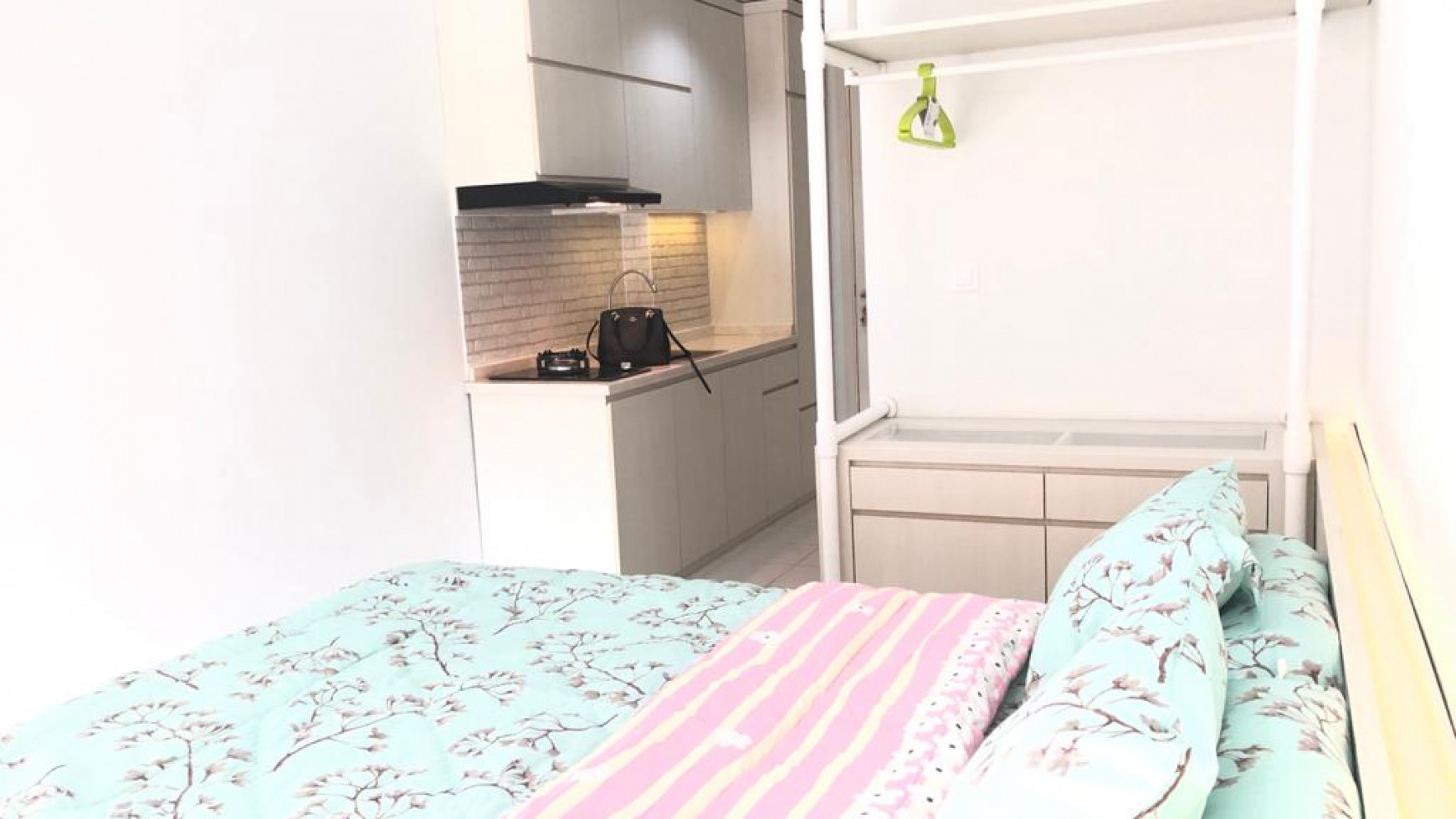 DIJUAL APARTEMEN STUDIO PATRALAND URBANO BEKASI SEBELAH STASIUN KRL BEKASI KOTA