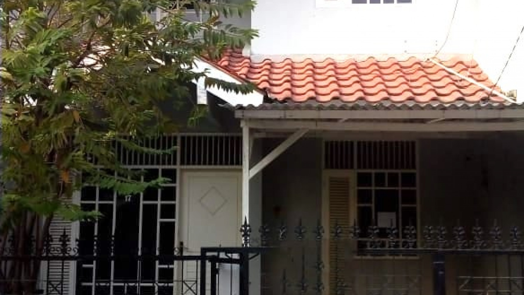 DISEWAKAN RUMAH 2 LANTAI KEMBANGAN JAKARTA BARAT