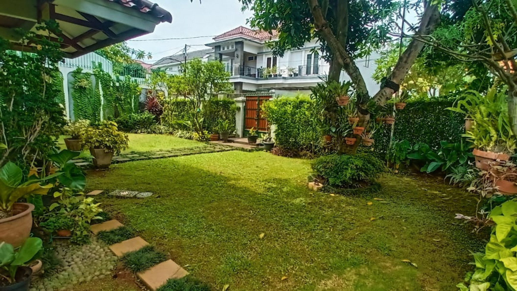 Rumah Kesehatan Bintaro turun harga!! Rumah mewah halaman Luas