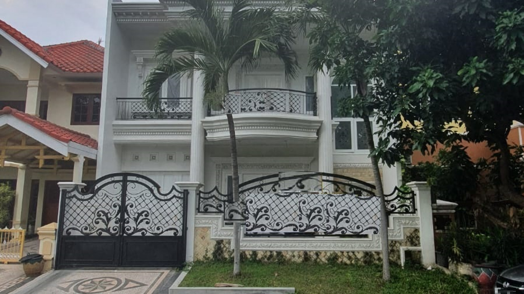 Rumah di Taman Mutiara, Pakuwon City, Surabaya