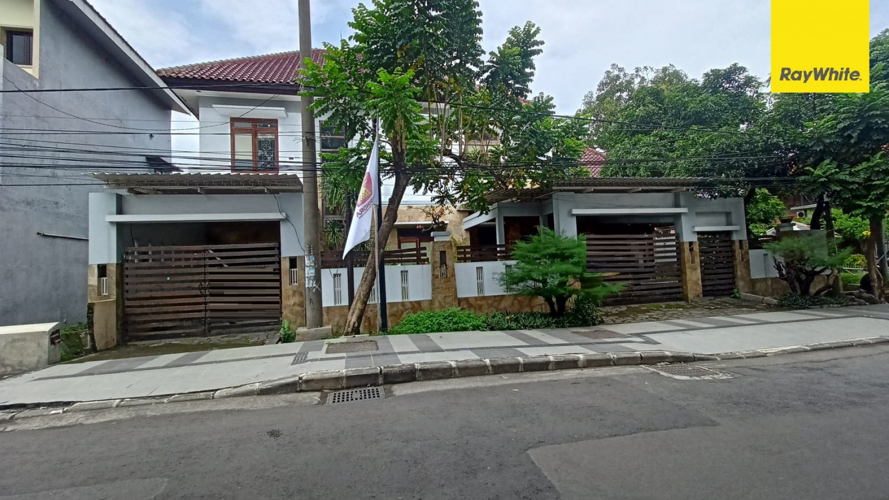 Rumah di Jln Gayungsari Barat, Surabaya Selatan