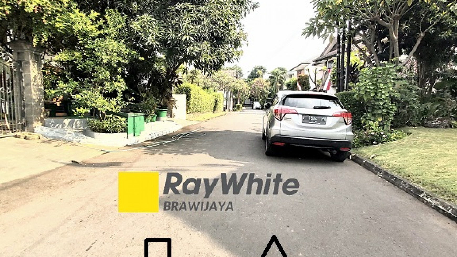 DIJUAL RUMAH DI CIPETE, JAKARTA SELATAN, DALAM KOMPLEKS, DEKAT MRT CIPETE, LINGKUNGAN TENANG