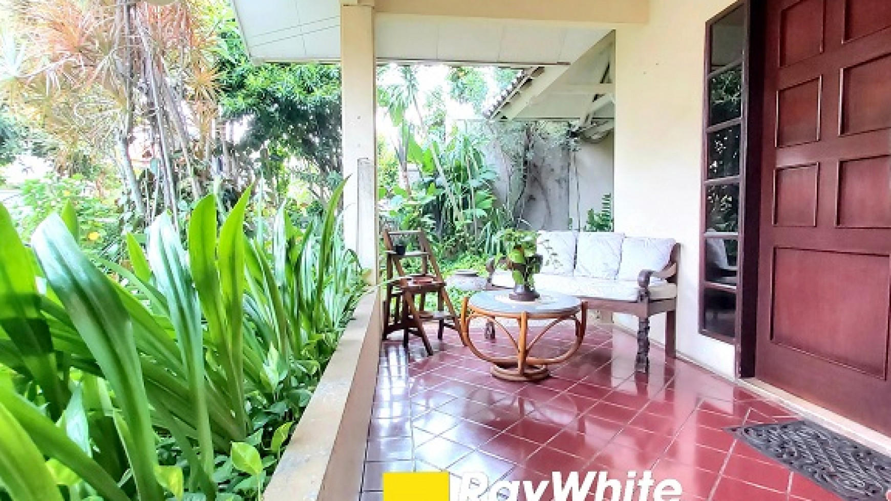 DIJUAL RUMAH DI CIPETE, JAKARTA SELATAN, DALAM KOMPLEKS, DEKAT MRT CIPETE, LINGKUNGAN TENANG
