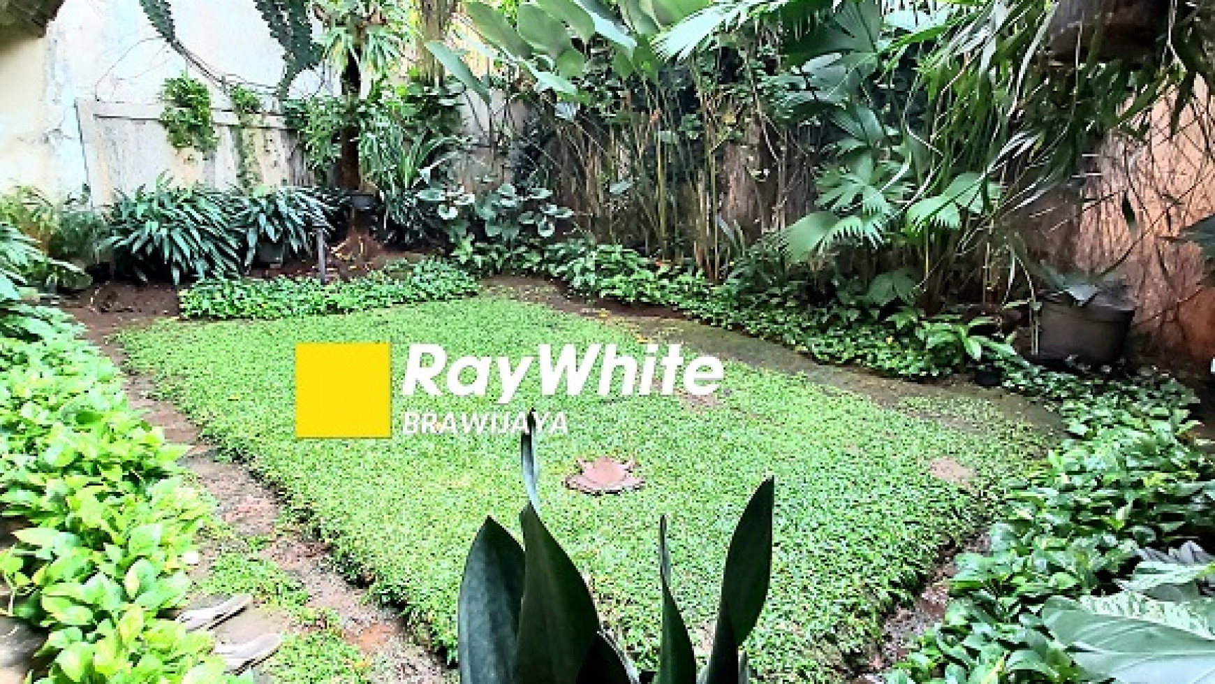 DIJUAL RUMAH DI CIPETE, JAKARTA SELATAN, DALAM KOMPLEKS, DEKAT MRT CIPETE, LINGKUNGAN TENANG