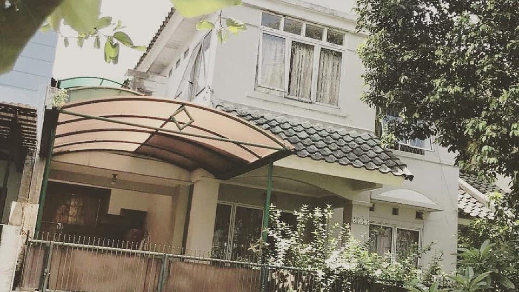 Dijual rumah di Puspita Loka BSD