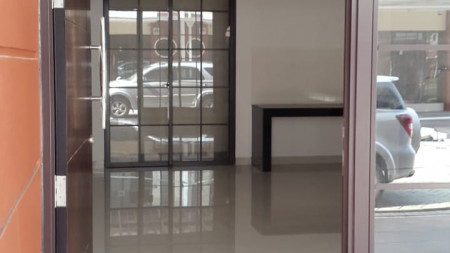 DISEWA! RUMAH GREEN LAKE CITY CLUSTER EAST ASIA-TANGERANG
