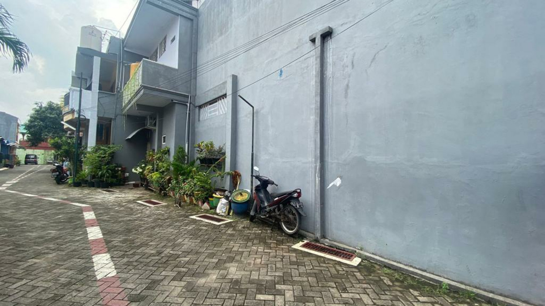 Dijual Rumah Usaha Kos- Kostan Aktif Menanggal - Gayungan - Surabaya dekat Cito - Raya A Yani