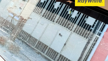 Gudang di Jalan Kenjeran, Surabaya