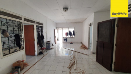 Rumah SHM di Darmo Permai Timur, Surabaya