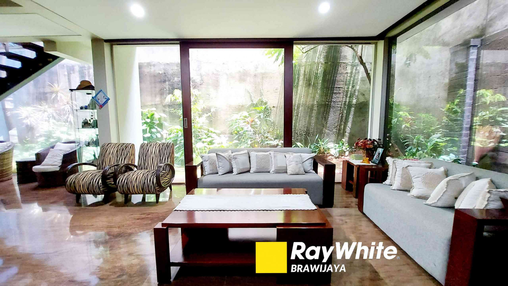 DIJUAL CEPAT TOWNHOUSE DI CIPETE UTARA, KEBAYORAN BARU, DALAM CLUSTER, DEKAT MRT CIPETE