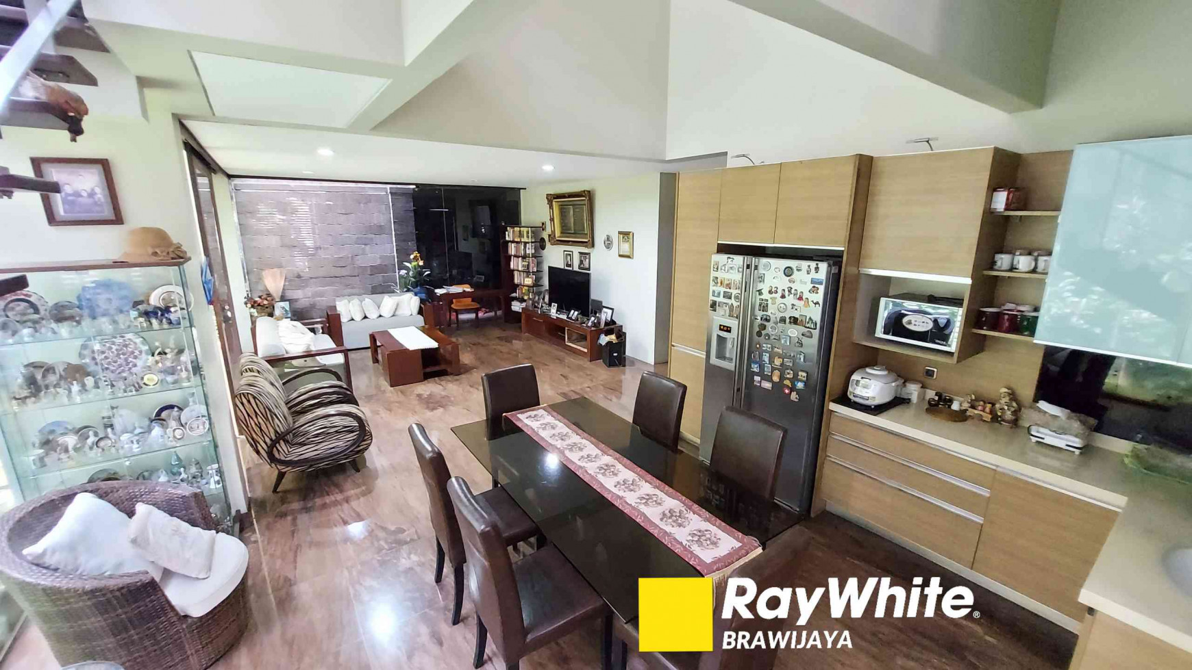 DIJUAL CEPAT TOWNHOUSE DI CIPETE UTARA, KEBAYORAN BARU, DALAM CLUSTER, DEKAT MRT CIPETE