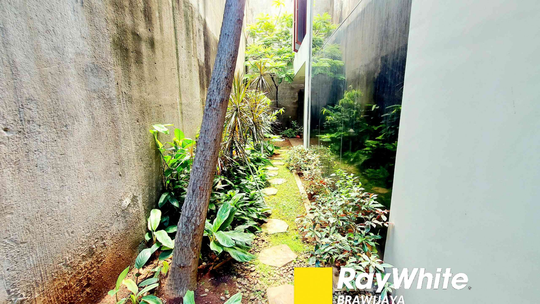 DIJUAL CEPAT TOWNHOUSE DI CIPETE UTARA, KEBAYORAN BARU, DALAM CLUSTER, DEKAT MRT CIPETE