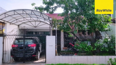 Rumah 1.5 lantai di Manyar Jaya, Surabaya