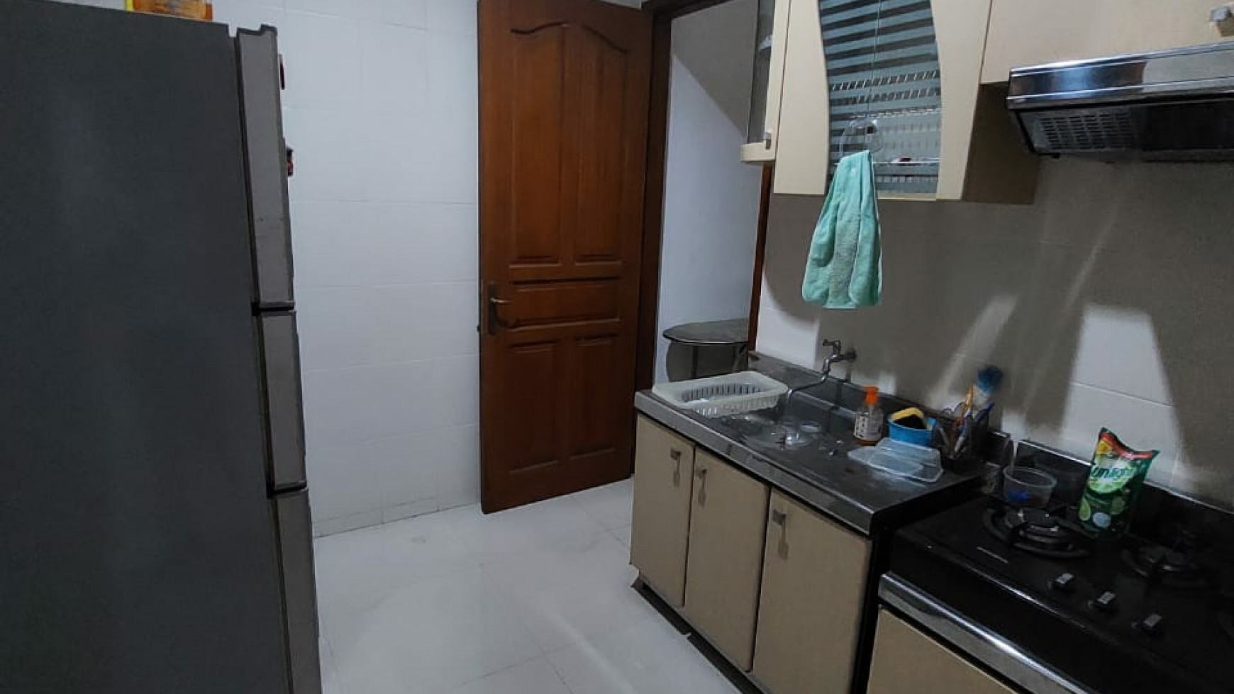 MURAH LT.300m2 Rumah Pakuwon Indah Surabaya - DEPAN Kolam Renang - Taman Asri - SHM