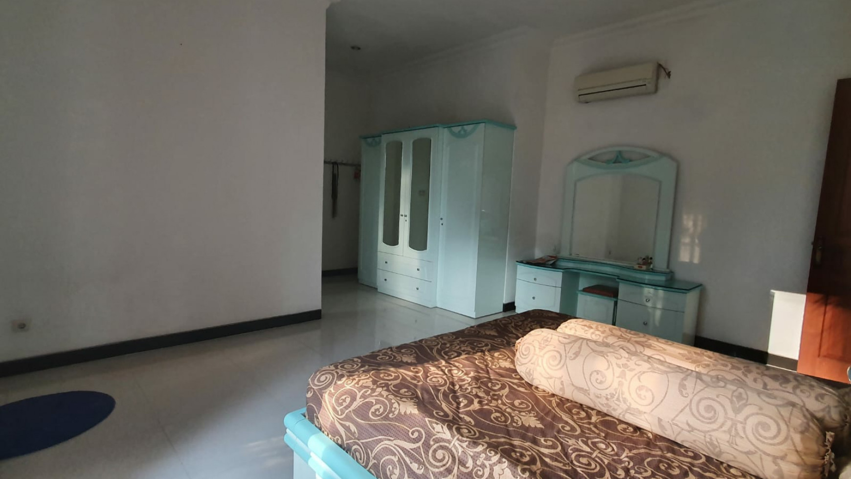 MURAH LT.300m2 Rumah Pakuwon Indah Surabaya - DEPAN Kolam Renang - Taman Asri - SHM