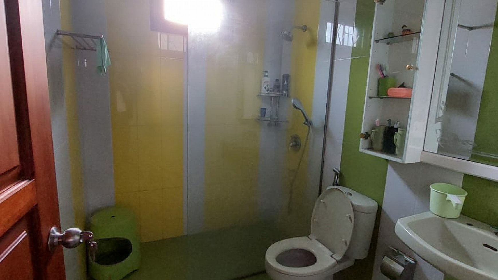 MURAH LT.300m2 Rumah Pakuwon Indah Surabaya - DEPAN Kolam Renang - Taman Asri - SHM