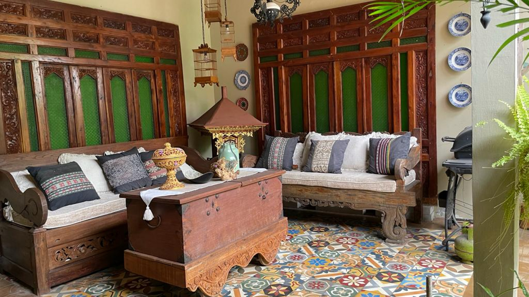 Rumah Jagakarsa Siap Pakai Kolam Renang Asri dan Nyaman
