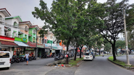 Ruko melawai di Perumahan Lembah Hijau, Lippo Cikarang 