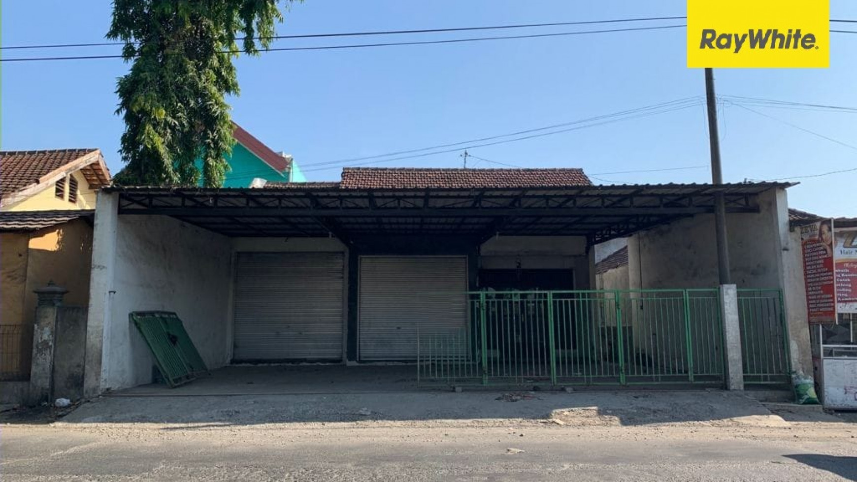 Rumah di Nol Jalan Raya Menganti, Laban