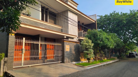 Rumah di Jl Gayungsari Barat, Surabaya