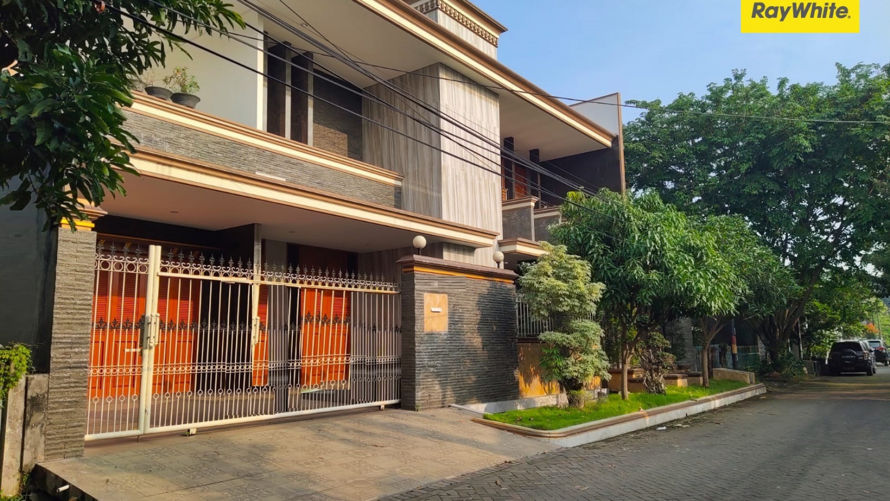 Rumah di Jl Gayungsari Barat, Surabaya